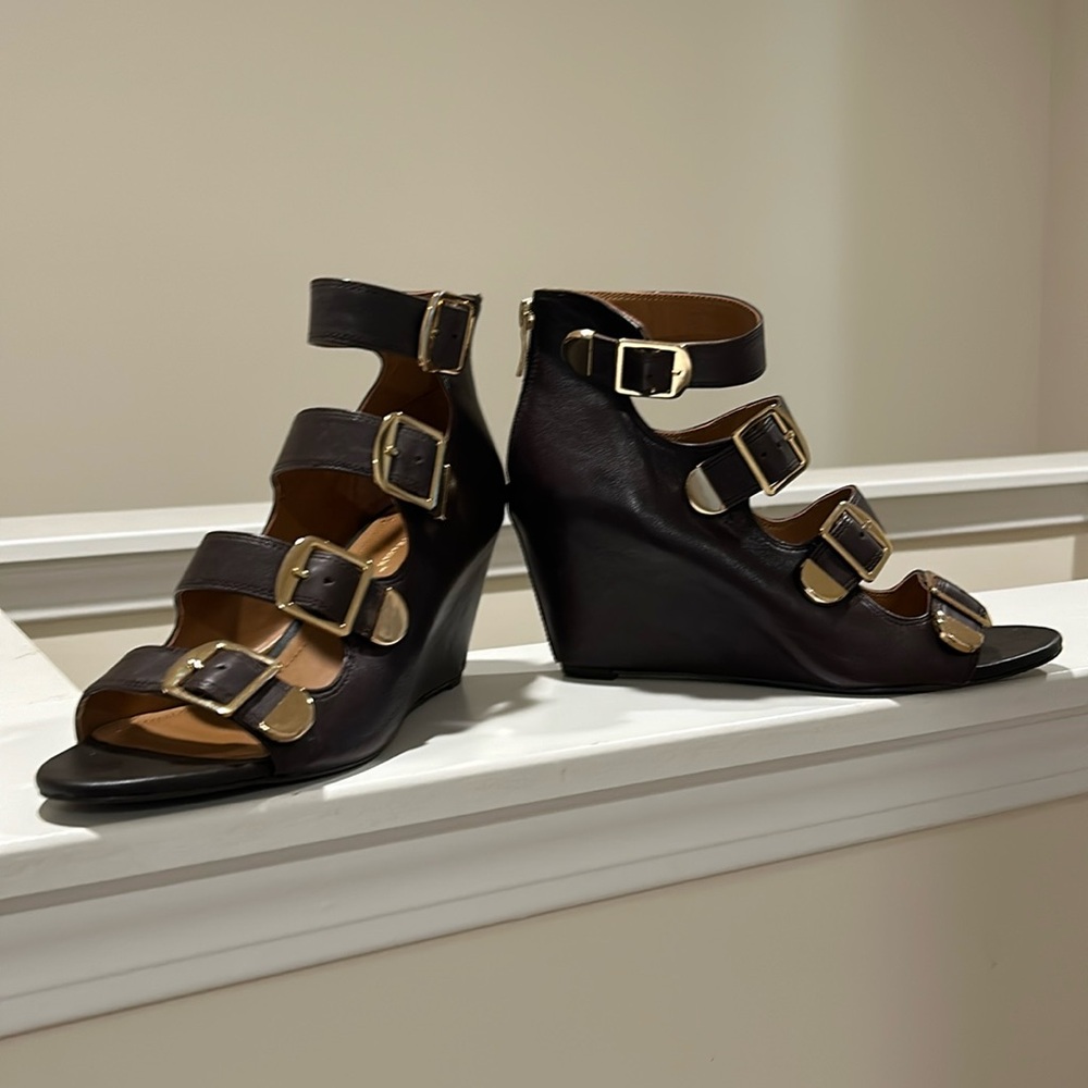 BCBG Generation Brown Leather Sandals size 10M/40